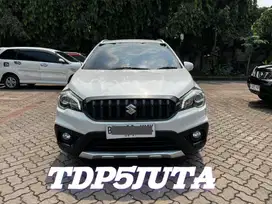 SX4 SCROSS AT 2018 PUTIH istimewa