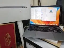 MacBook Air 13-inch M1 Chip  2020 | Ram 8Gb SSD 256GB  Gray Exs Resmi