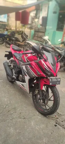 Honda CBR 150 R