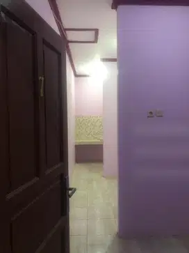 MURAH! Disewakan Rumah Kontrakan Bulanan Strategis Pinggir Jalan Aktif