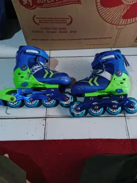 Sepatu Roda Anak