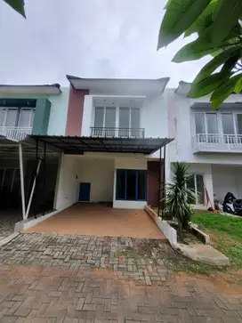 Rumah Nyaman  2 Lantai Hrga Murah dlm Cluster di Pamulang 16695Ad