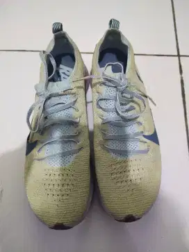 Sepatu Nike Wmns Zoom Fly Flyknit