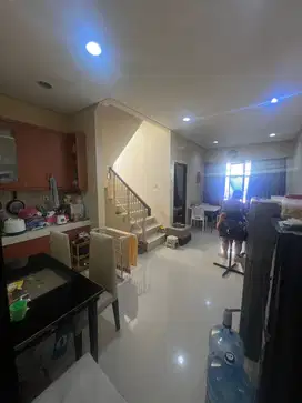 Hadap Selatan Rumah Golf Lake Residence Ukuran 6x15