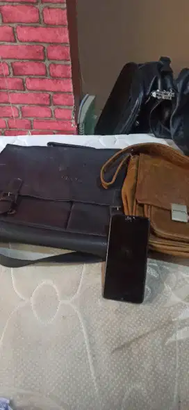 Dijual 2 tas kulit pria