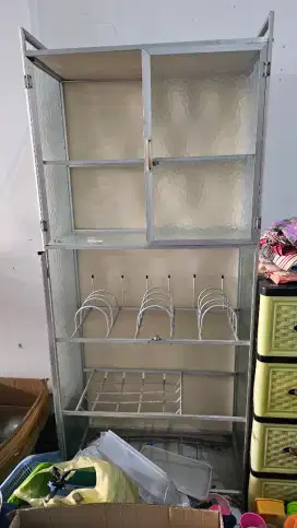 Rak piring, pintunya sudah ga ada