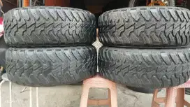 Ban 275 55 R20 accelera M/T