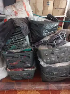 DIJUAL CEPAT, BAJU BEKAS, SELIMUT, BED COVER, SARUNG, SEPREI