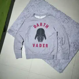 Uniqlo x starwars sweater sz M. Muluss