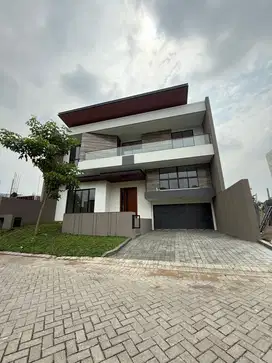 Gress Siap Huni Rumah Pakuwon Indah High Spec Materials
