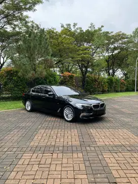 BMW 530i Luxury 2019