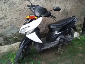 Dijual Motor Honda Vario Lengkap