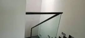 Railing Kaca Tempered 10mm – Elegan & Aman | Toko Anugrah Jaya