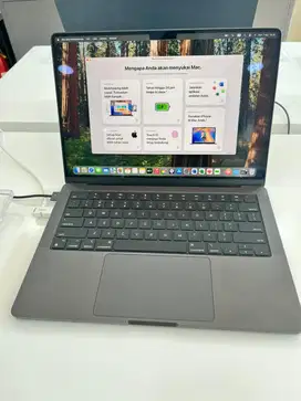 MACBOOK PRO M4 (14”) by Home Credit