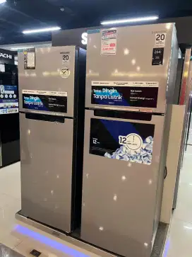 KULKAS 4 PINTU CICILAN SYARAT KTP AJA