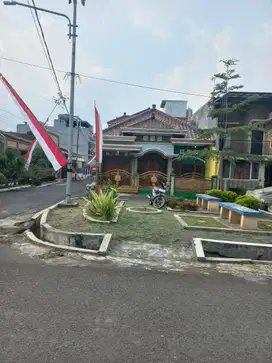 Disewakan Rumah 2 Lantai Untuk Usaha/Kantor