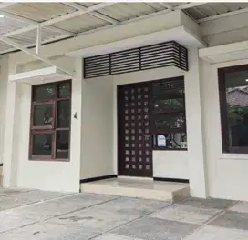 Rumah disewakan Ketintang Regency