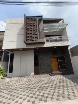 Turun Harga! Dijual Cepat Rumah 2 Lantai Di Utara Monjali, Dekat Hyatt