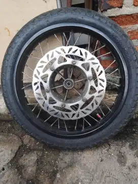 Ban belakang, depan ring 18