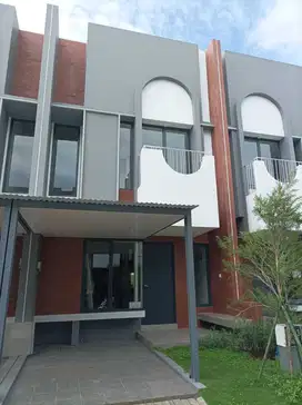 Disewakan Rumah Cakep Semi Furnished di Freja Suite BSD City Tangerang