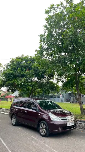 Nissan Grand livina 2012 Bensin
