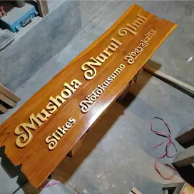 papan nama kayu