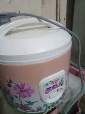 Dijual rice cooker magic com merk cosmos masih ada garansi toko