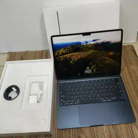 MacBook Air M3 13 inch 16/256GB