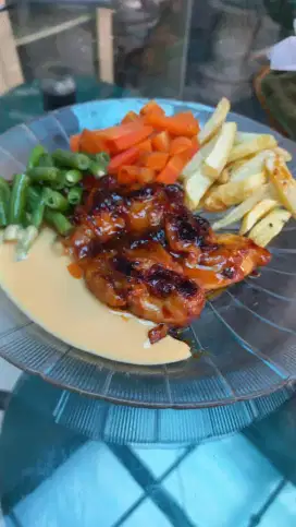 Di cari karyawan untuk warung nasi ayam