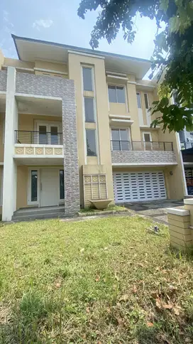 Rumah Cantik 3 lantai Siap Huni Alam Sutera, SHM