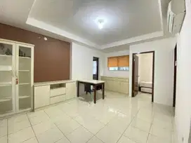 2BR 2 kamar mandi semi furnish luas 53m Apt.Mediterania garden res 2