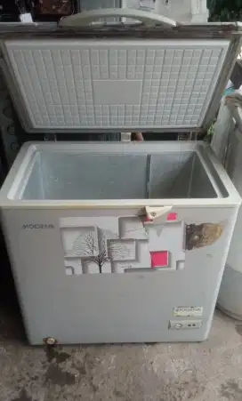 Freezer box merek Modena 180ltr