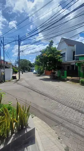 Disewakan Rumah 2 Lantai Modern Semi Furnished di Pamulang Estate