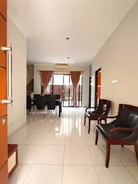 Rumah Cantik Minimalis Modern 2 Lantai Terawat Discovery 9053