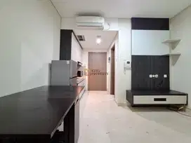 Disewa Apartemen Puri Orchard 1BR Furnish Terewat Dekat Tol Kembangan