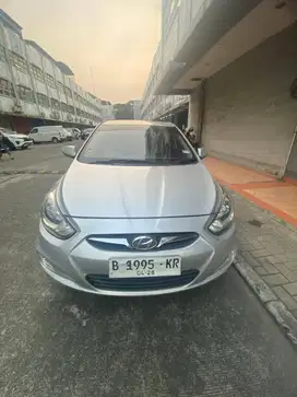 Dijual Hyundai Grand Avega Warna Silver Tahun 2013