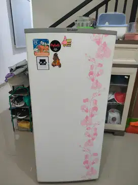 Di jual Kulkas sharp
