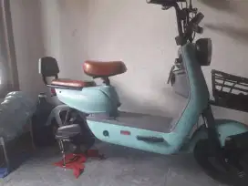 Sepeda listrik uwinfly D7