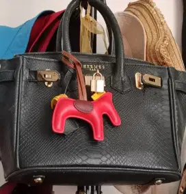 Tas Herm*s hitam
