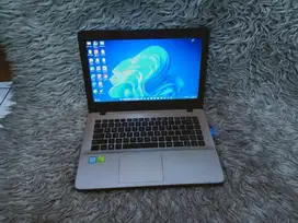 Asus A442U Core i5-8250U Ram 4GB Ssd 512GB Hdd Double VGA Gaming A485