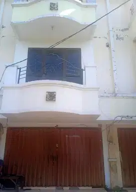 Sewa ruko 3Lt bisa buat usaha,kantor karang asem