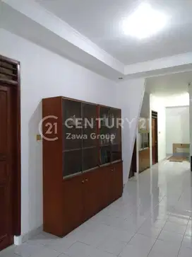 Disewakan Rumah di Komplek Jelambar Jakarta Barat Siap Huni Strategis