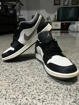 Air Jordan 1 Low Shadow 2021 - Size 42.5 / US 9 - Kondisi Mulus!