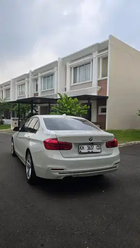 BMW 320i 2016 Bensin
