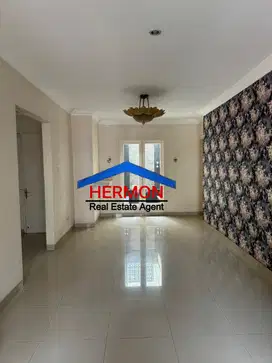 Dijual Cepat Rumah cantik Bangunan Besar di Legenda wisata cibubur