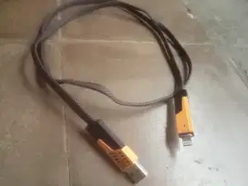 Kabel transmisi Data bisa untuk Type C maupun iPhone fast charging