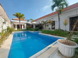 Leasehold Villa Hal Luas ada Kolam Renang di Ungasan.