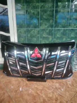 Grill atau ram pajero sport (jual borongan ada 2 grill)