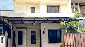 Di jual Rumah Cantik Full Furnished Siap Huni di Nusa Loka BSD