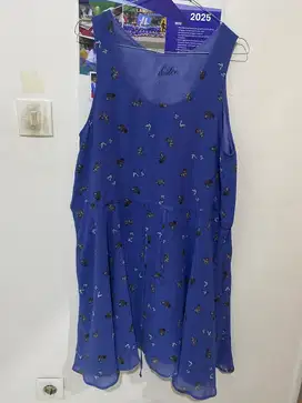 Dres  diatas lutut sedikit. Cocok untuk TB 160 max